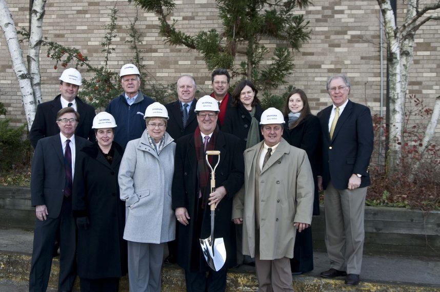 HealthFirst_Groundbreaking_Group_Photo